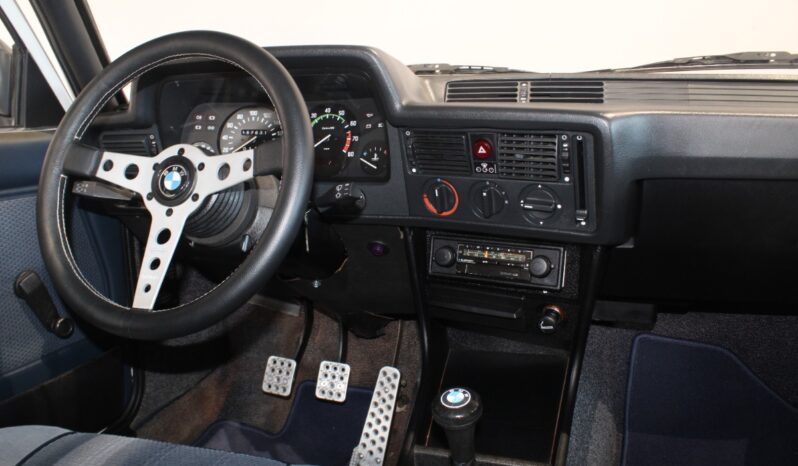 BMW 3-serie E21 320i “Tribute” full