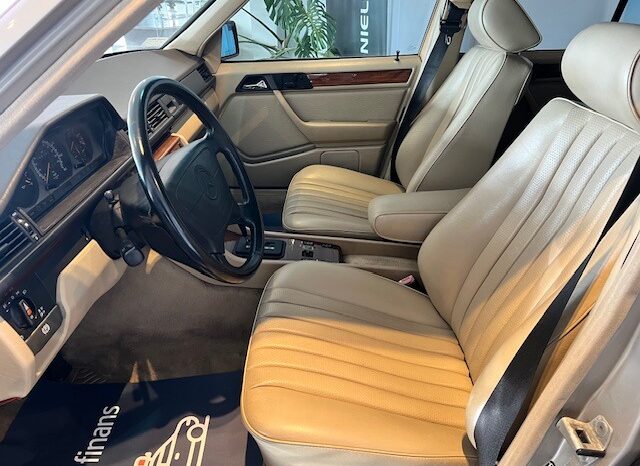 Mercedes-Benz E-Klasse (W124) 300 Te 4-Motion 7 Personers full