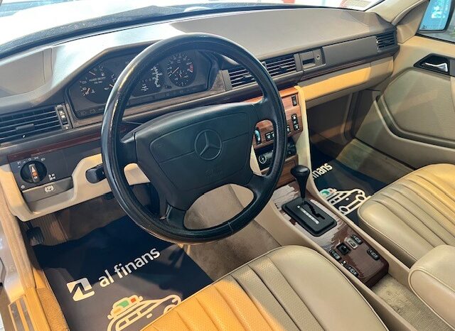 Mercedes-Benz E-Klasse (W124) 300 Te 4-Motion 7 Personers full