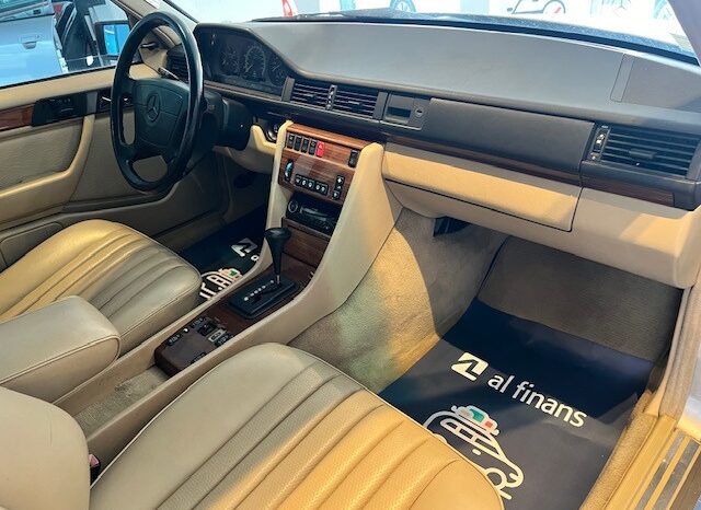 Mercedes-Benz E-Klasse (W124) 300 Te 4-Motion 7 Personers full