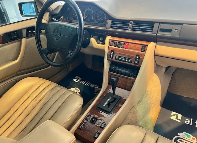 Mercedes-Benz E-Klasse (W124) 300 Te 4-Motion 7 Personers full