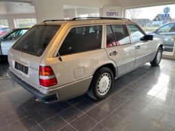 Mercedes-Benz E-Klasse (W124) 300 Te 4-Motion 7 Personers full