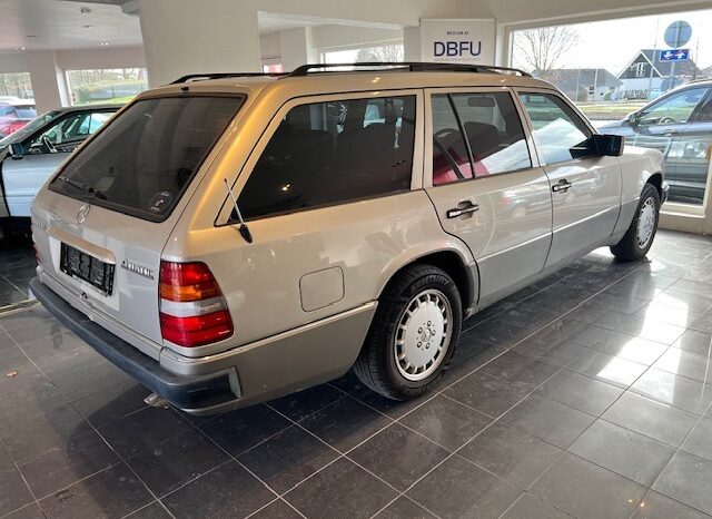 Mercedes-Benz E-Klasse (W124) 300 Te 4-Motion 7 Personers full