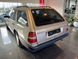 Mercedes-Benz E-Klasse (W124) 300 Te 4-Motion 7 Personers full