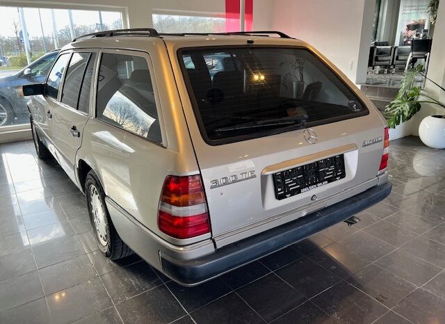 Mercedes-Benz E-Klasse (W124) 300 Te 4-Motion 7 Personers full