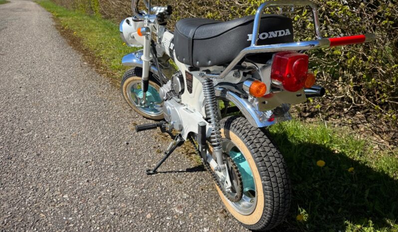 Honda DAX full