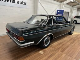 Mercedes-Benz 200-300 (W123) 230 CE 2,3 i Aut. Coupé full