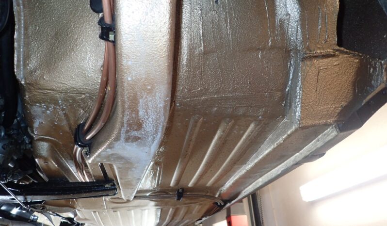 Mercedes-Benz 220-280 (W111) 250 SE full