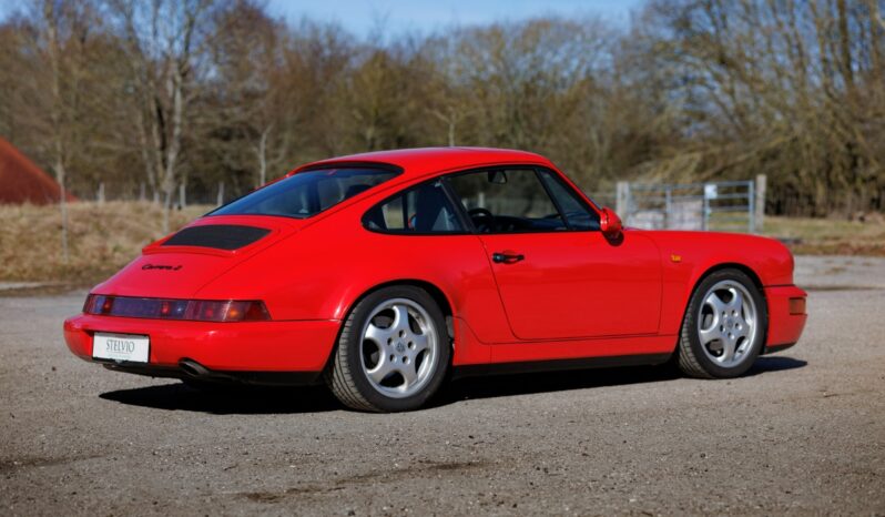 Porsche 911 964 Carrera 2 Coupe full