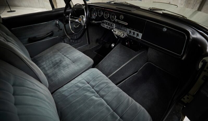 Borgward 2.3 Liter P100 Airswing full