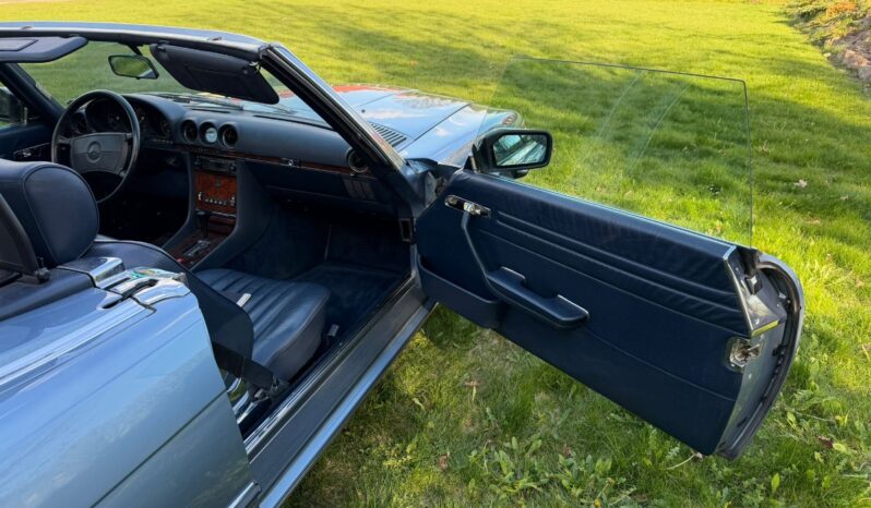 Mercedes-Benz SL-Klasse (R107) 560 V8 full