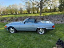 Mercedes-Benz SL-Klasse (R107) 560 V8 full