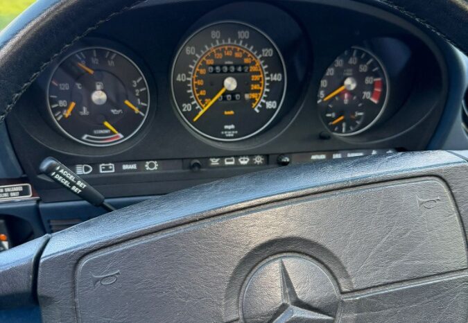 Mercedes-Benz SL-Klasse (R107) 560 V8 full