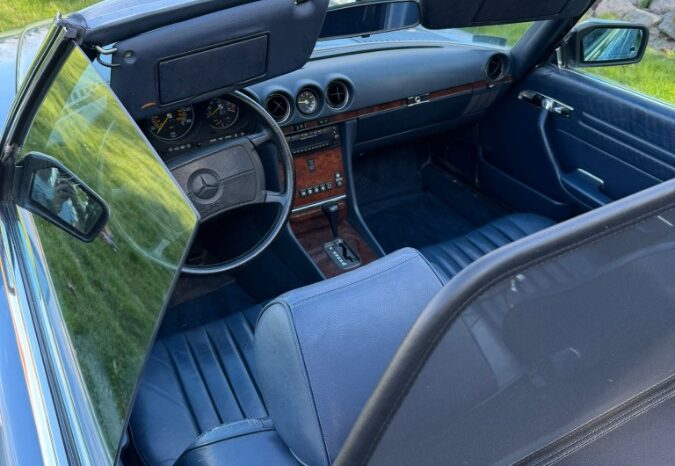 Mercedes-Benz SL-Klasse (R107) 560 V8 full