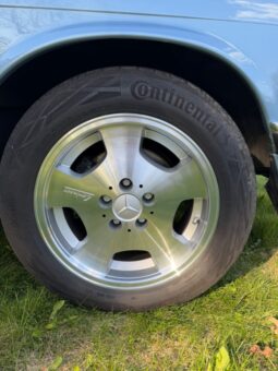 Mercedes-Benz SL-Klasse (R107) 560 V8 full