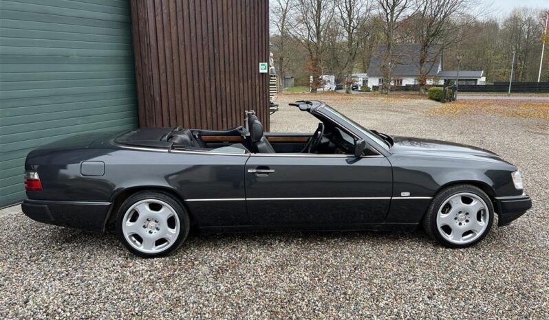 Mercedes-Benz E-Klasse (W124) 300CE Cabriolet full
