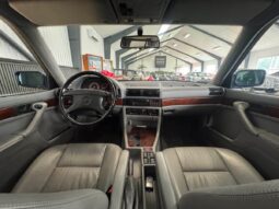 BMW 7-serie E32 750i L V12 aut. Facelift full