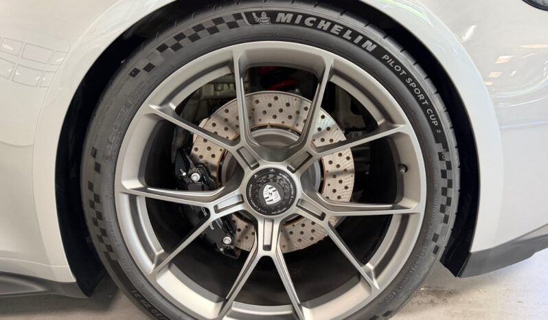 Porsche 911 992 GT3 Touring full