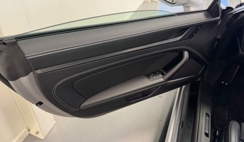 Porsche 911 992 GT3 Touring full