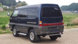 Mitsubishi Pajero L300 Starwagon full
