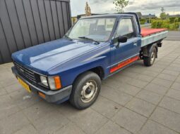 Toyota HiAce Hilux full