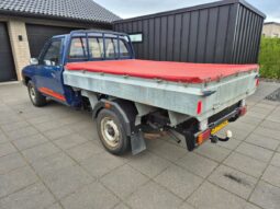 Toyota HiAce Hilux full