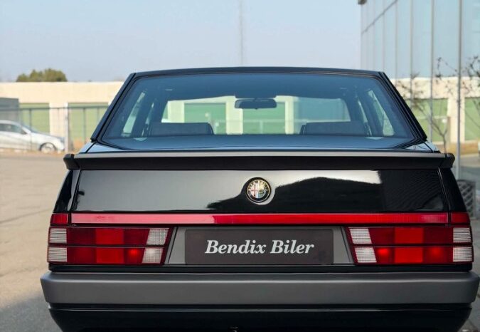 Alfa Romeo 75 Twin Spark full