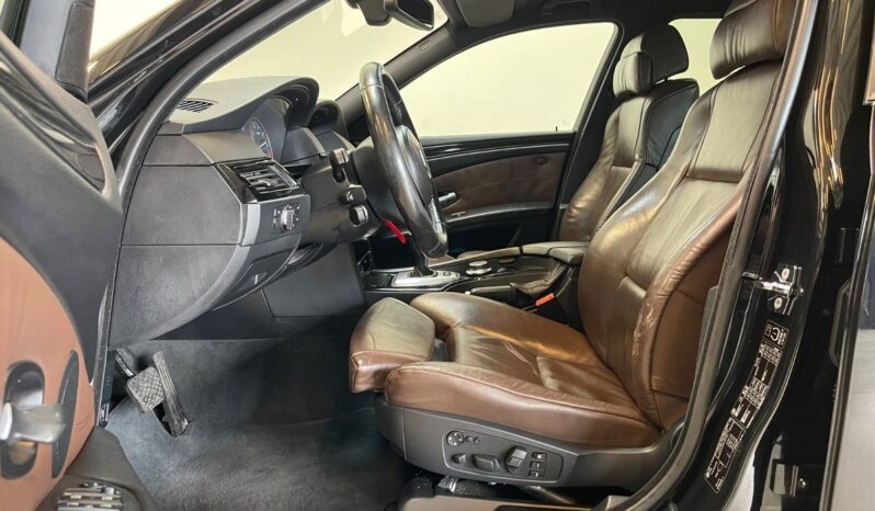 BMW 5-serie E60 550i 4,8 M-Sport Steptr. 4d full