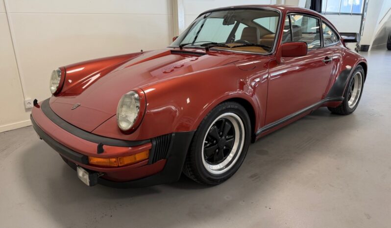 Porsche 911 930 3.3 Turbo Coupe full
