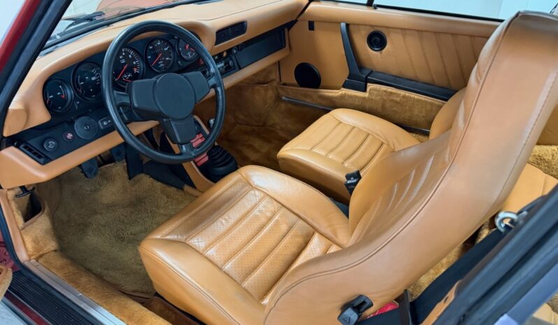 Porsche 911 930 3.3 Turbo Coupe full