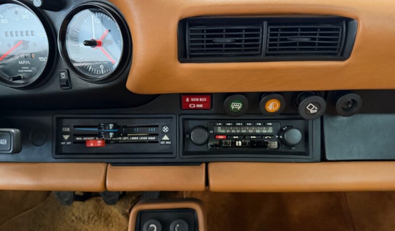Porsche 911 930 3.3 Turbo Coupe full