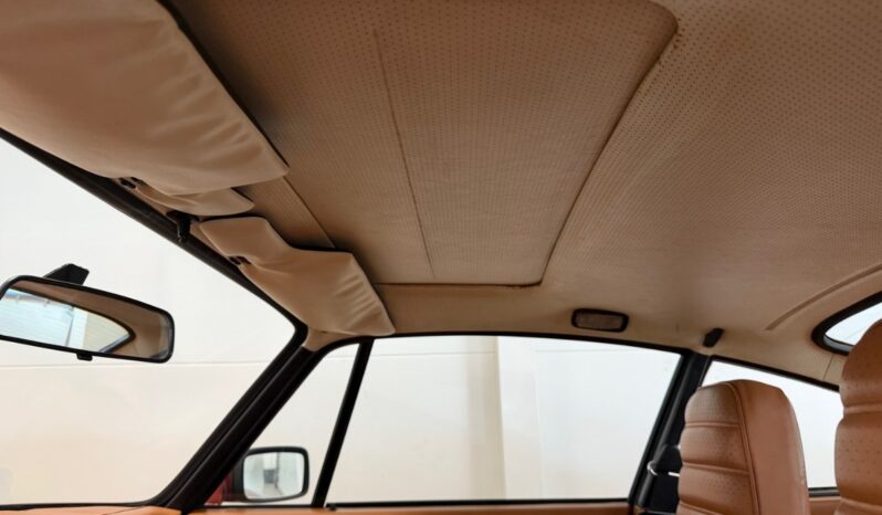 Porsche 911 930 3.3 Turbo Coupe full