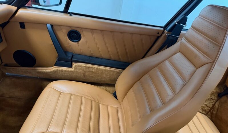 Porsche 911 930 3.3 Turbo Coupe full