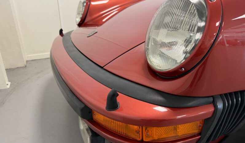 Porsche 911 930 3.3 Turbo Coupe full