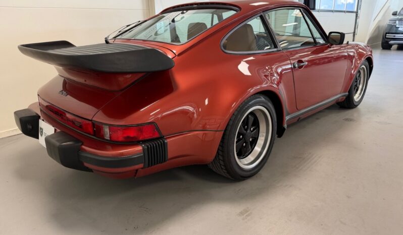 Porsche 911 930 3.3 Turbo Coupe full