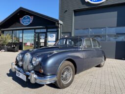 Jaguar Mk II sedan full