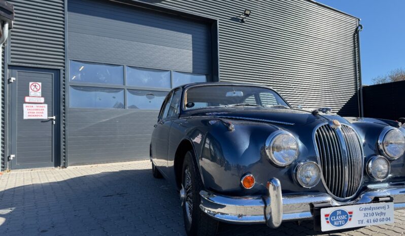 Jaguar Mk II sedan full