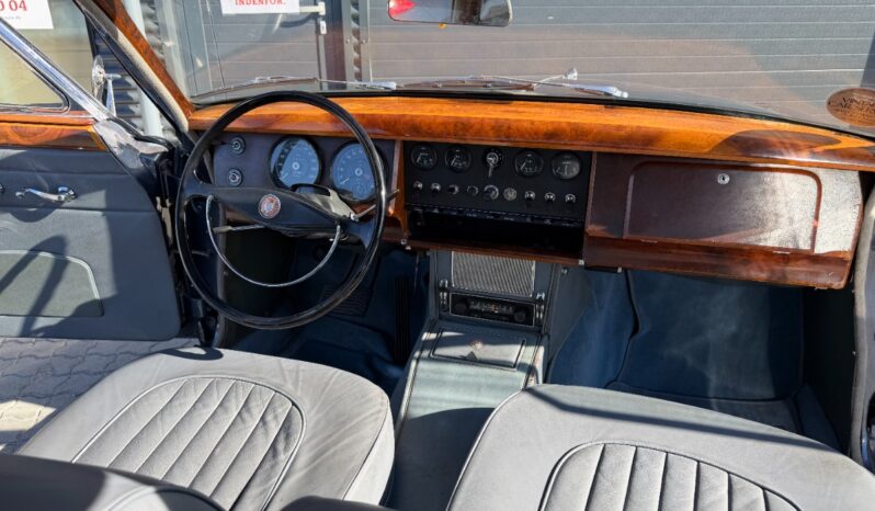 Jaguar Mk II sedan full