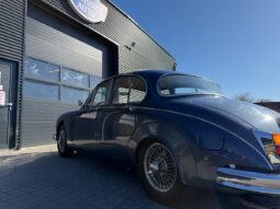 Jaguar Mk II sedan full