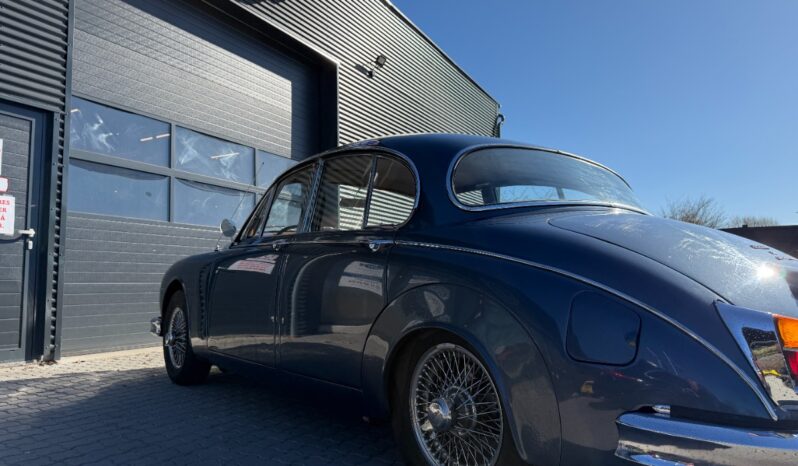 Jaguar Mk II sedan full