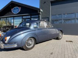 Jaguar Mk II sedan full