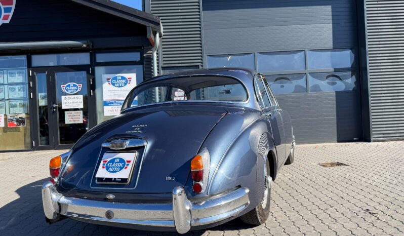 Jaguar Mk II sedan full