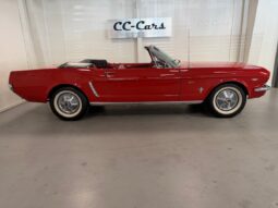 Ford Mustang Cabriolet V8 full