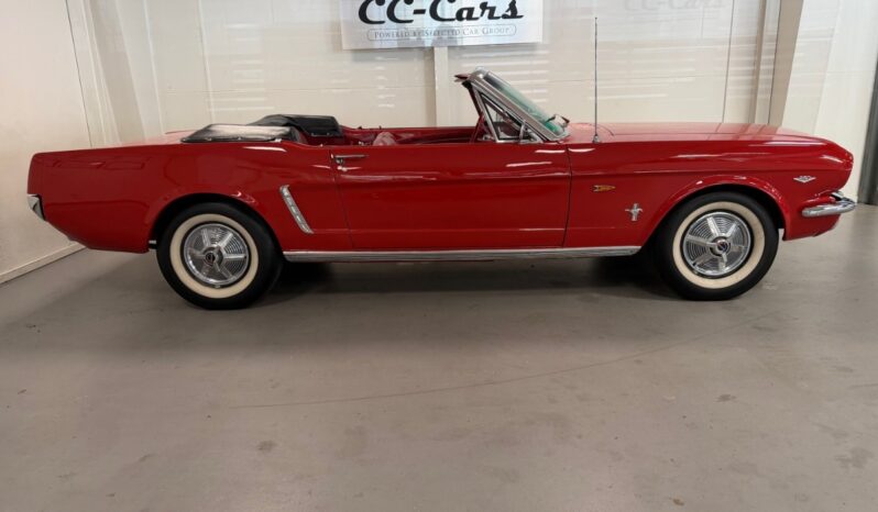 Ford Mustang Cabriolet V8 full
