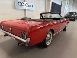 Ford Mustang Cabriolet V8 full
