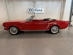 Ford Mustang Cabriolet V8 full
