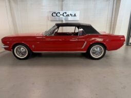 Ford Mustang Cabriolet V8 full