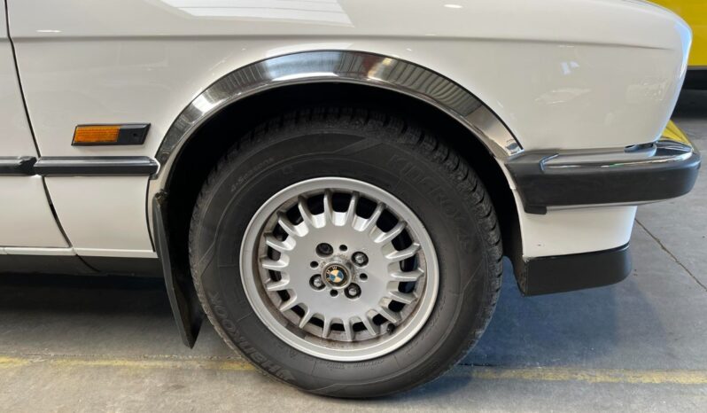 BMW 3-serie E30 320i 2-dørs full