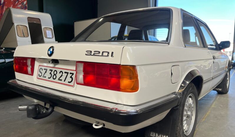 BMW 3-serie E30 320i 2-dørs full