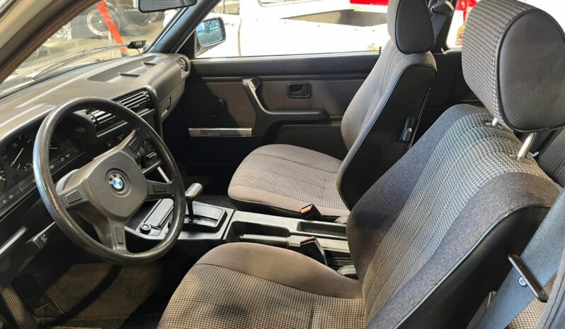 BMW 3-serie E30 320i 2-dørs full